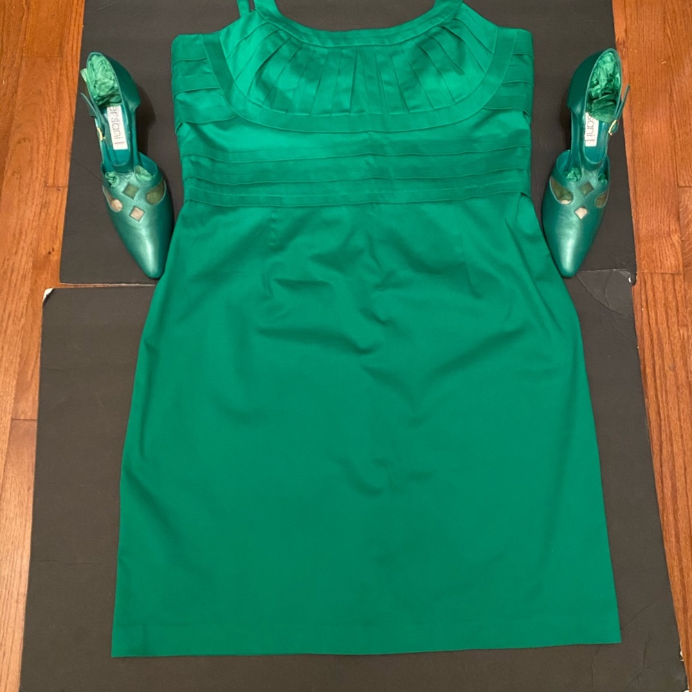 NEW DIRECTIONS Women Green Sleeveless  Sundress